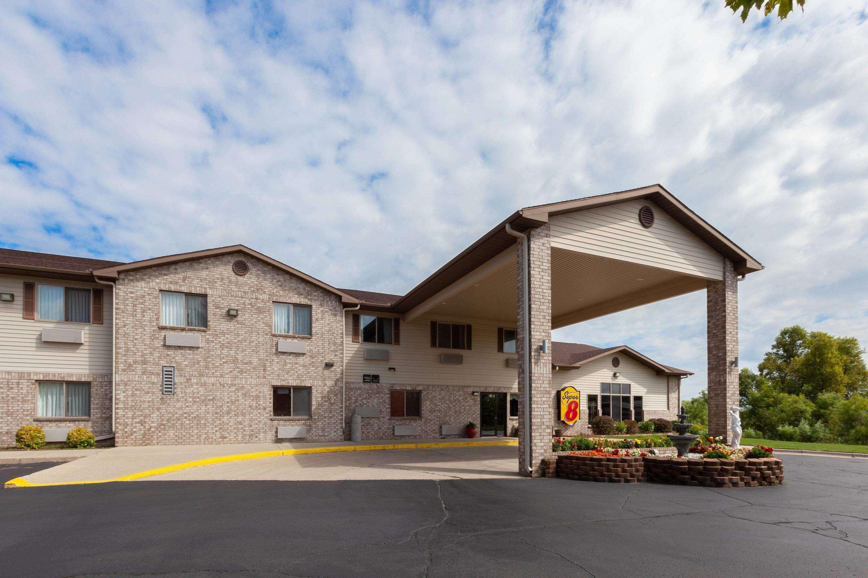 Super 8 By Wyndham 3*